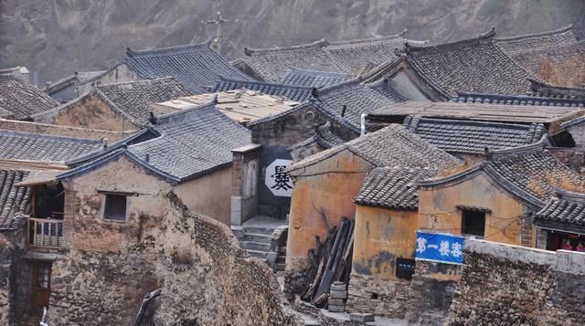  #盖房子#农村老人说“目不晒根，口不吞阳”，啥意思，盖房子有