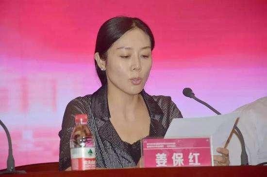 “生活堕落”的女市长，与火遍全国的“火书记”同日被双开
