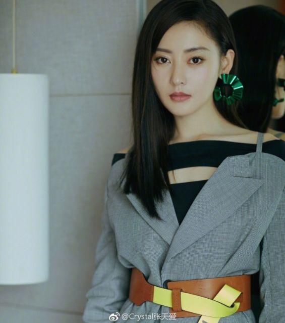 太子妃张天爱带着新发色杀回来了?