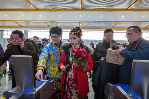  「女硕士」农村小伙乘坐高铁，30元娶回家漂亮女硕士