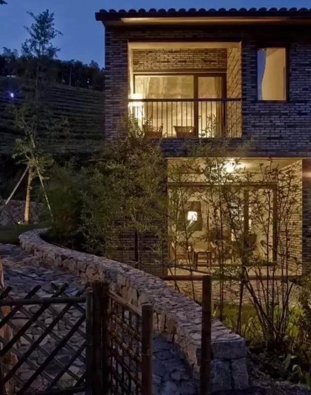 城市待不下去了，回乡村吧，建个院子安静生活