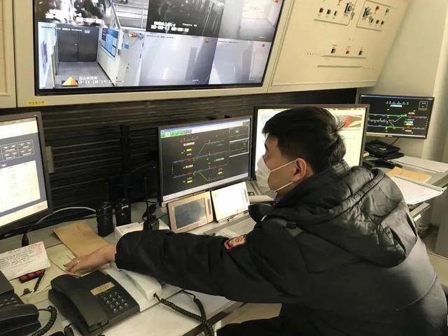 『车站』缓解大客流!上海地铁站增设第三站台,乘客候车的正确打开方式来了