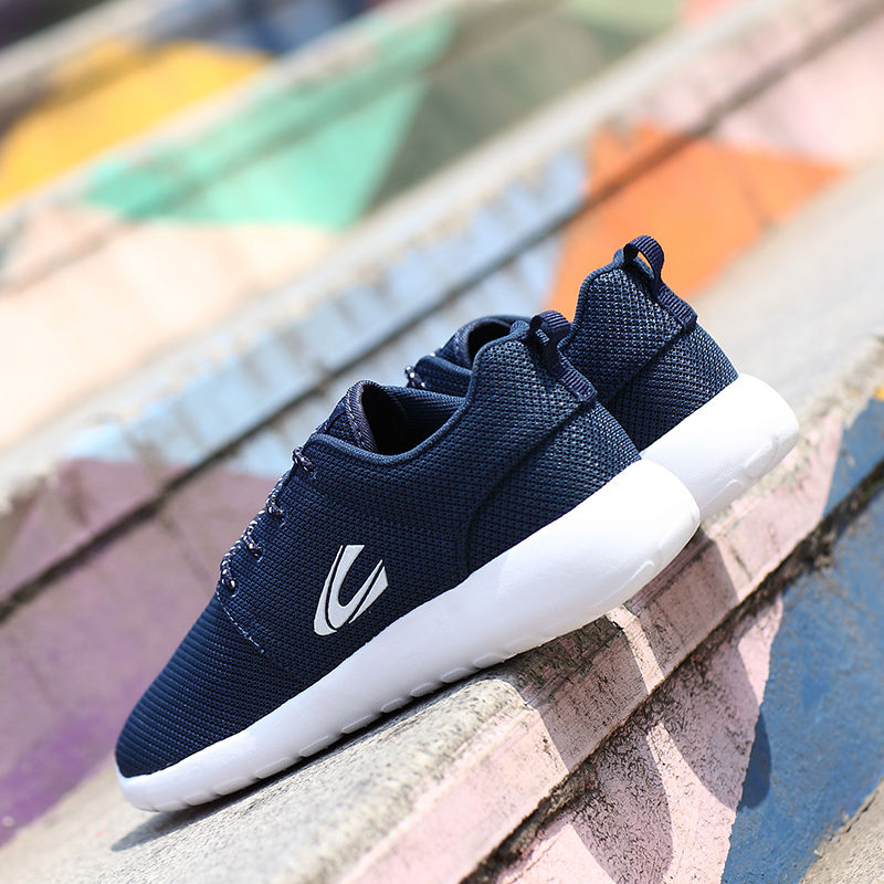 老公买了这双运动鞋，鞋柜里面的鞋都不穿了，只要穿上它便知道~