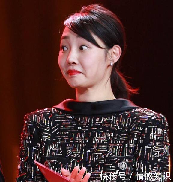 白百何真能作！好好的西服倒着穿，一个转身仿佛全世界都亮了！