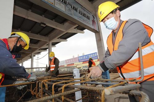  #人员#京九铁路河北省内三座火车站站台改造接近尾声