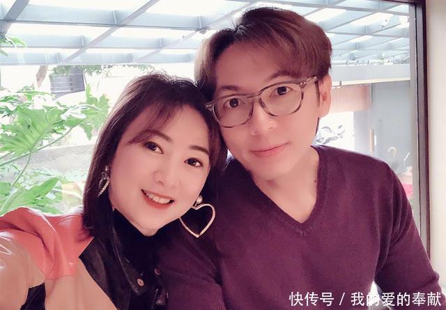 亲自@翁虹老公50岁生日,女神亲自下厨,老夫老妻好有情趣