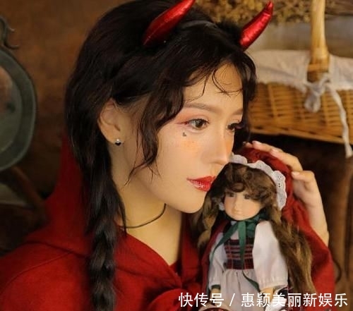  『线条』连衣裙：早春必入的裙子，保暖之余还展现出迷人的线条