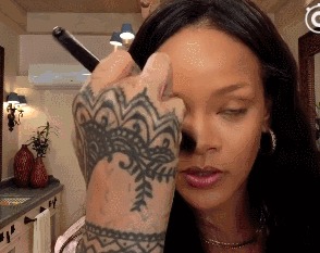 同时撞脸倪妮蕾哈娜是什么感受?