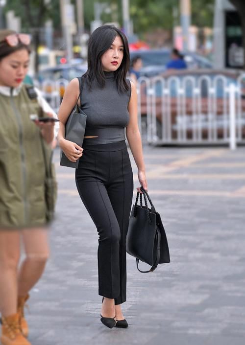  气质|时尚休闲的穿搭也能打造出优雅感，气质女生的装扮值得借鉴