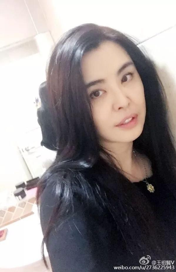 美颜｜王祖贤近照曝光依旧美得惊人！对不起我没看出她51岁了