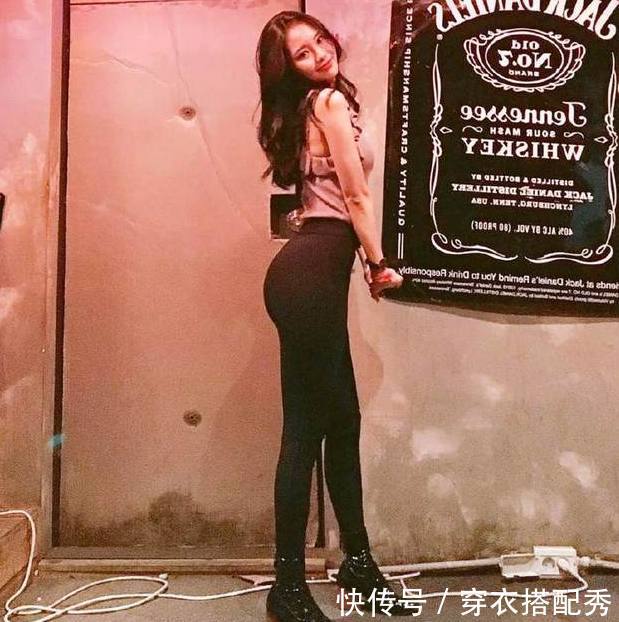 阳光活力的打底裤美女，显得清新优雅，回头率特别高！