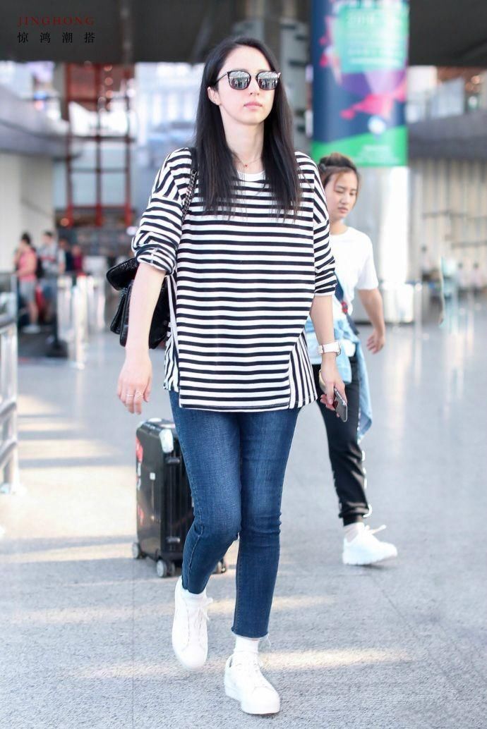 董璇终于露笑脸，也开始花时间打扮自己了!网友:生活还要过下去