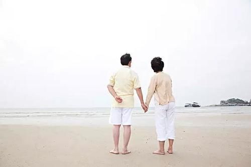  「完笑」交满15年社保，最后你能拿到多少养老金？算完笑哭了