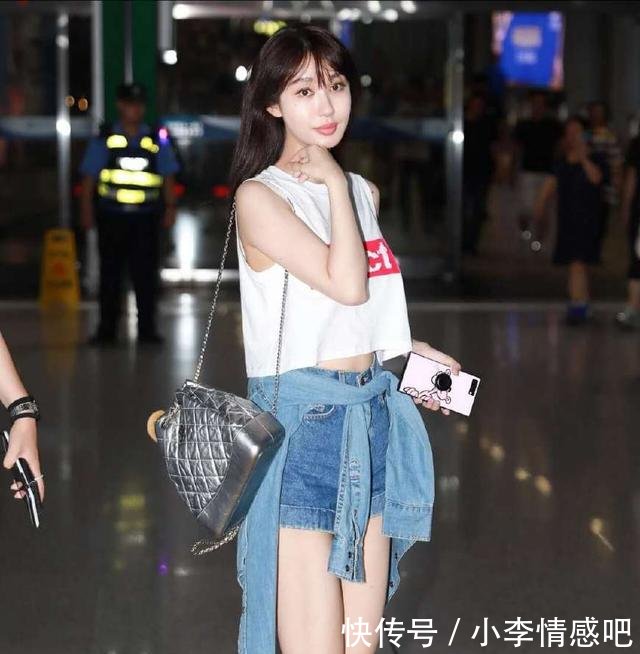 鞠婧祎和吴宣仪都放弃小裙子了，你还在继续当“小清新”