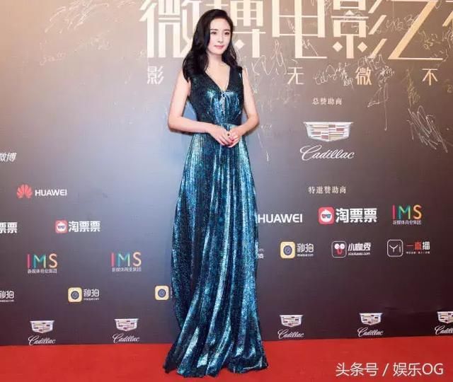 杨幂这是要上天啊，穿了件“热水袋”裙子，显瘦20斤不止！