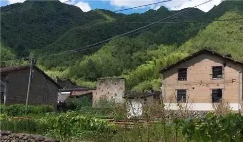 农村建房出新规了，不满足这2个条件的房屋都会被依法拆除