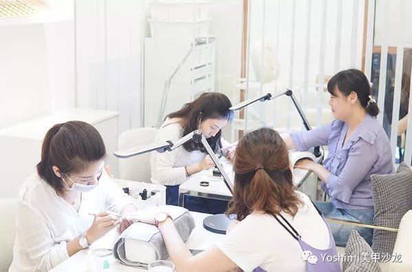 让网红美女赞不绝口的天津日式美甲店YOSHIMI