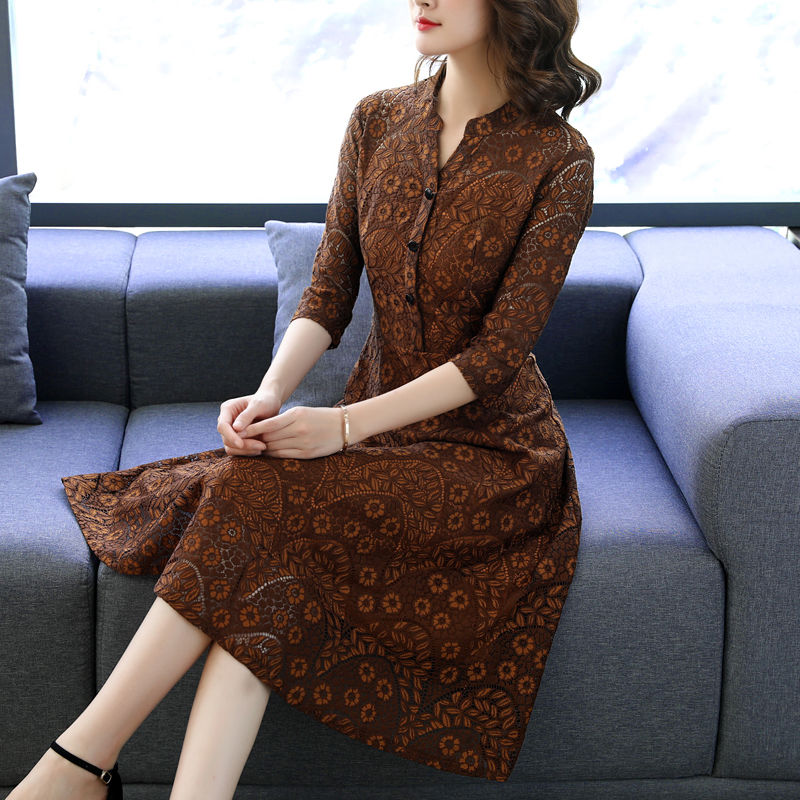 过节又要参加聚会?就穿这些气质连衣裙，精致柔软上档次，忒美