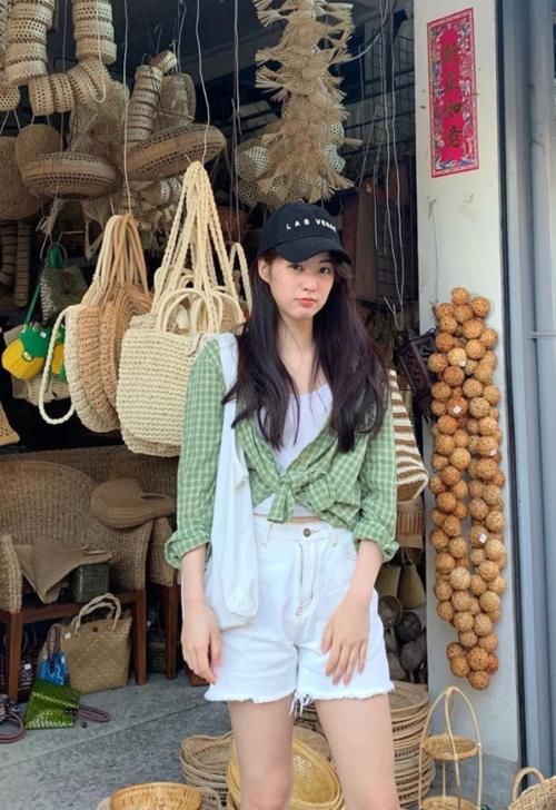  与众不同：穿搭可以让女孩多与众不同？美出不可取代的时尚