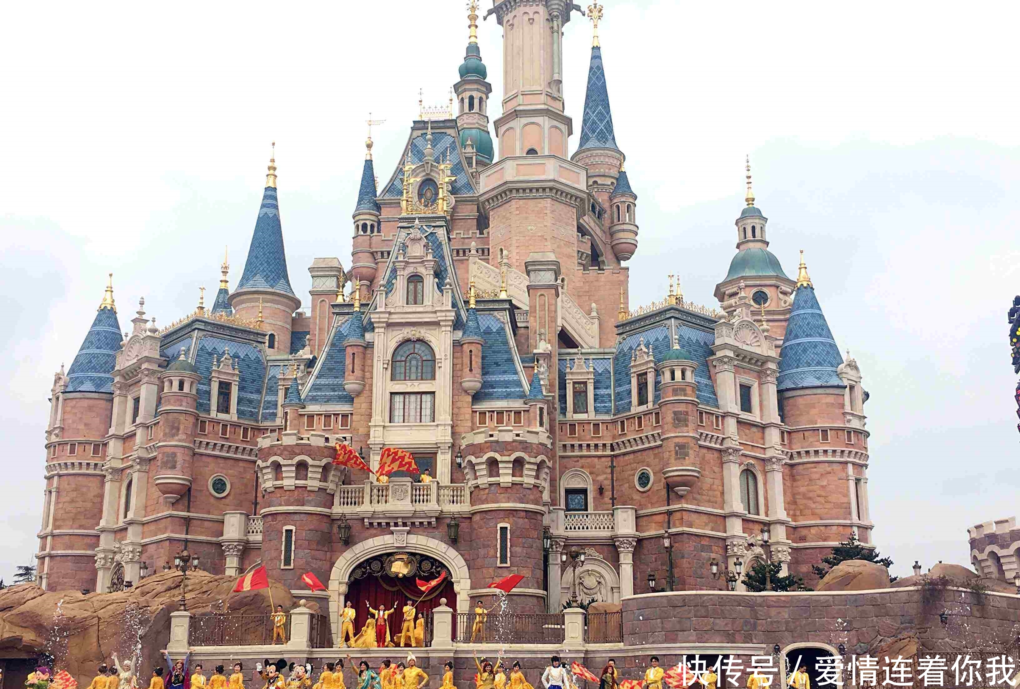 我国最“霸道”景区,一个包子售价35元,喝过的水不可带进景区