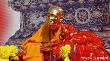 九华山女肉身菩萨，圆寂20多年至今栩栩如生，大批信徒前来参拜