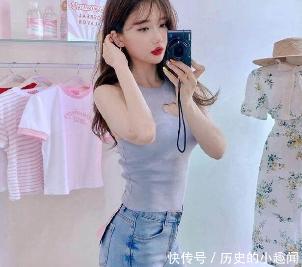 「美女」简单着装的牛仔裤美女,充满青春活力,魅力十足!