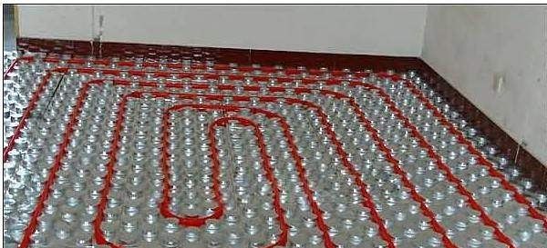  家里@万万不要在家里装地暖，如今都潮流用这种代替，太聪明了