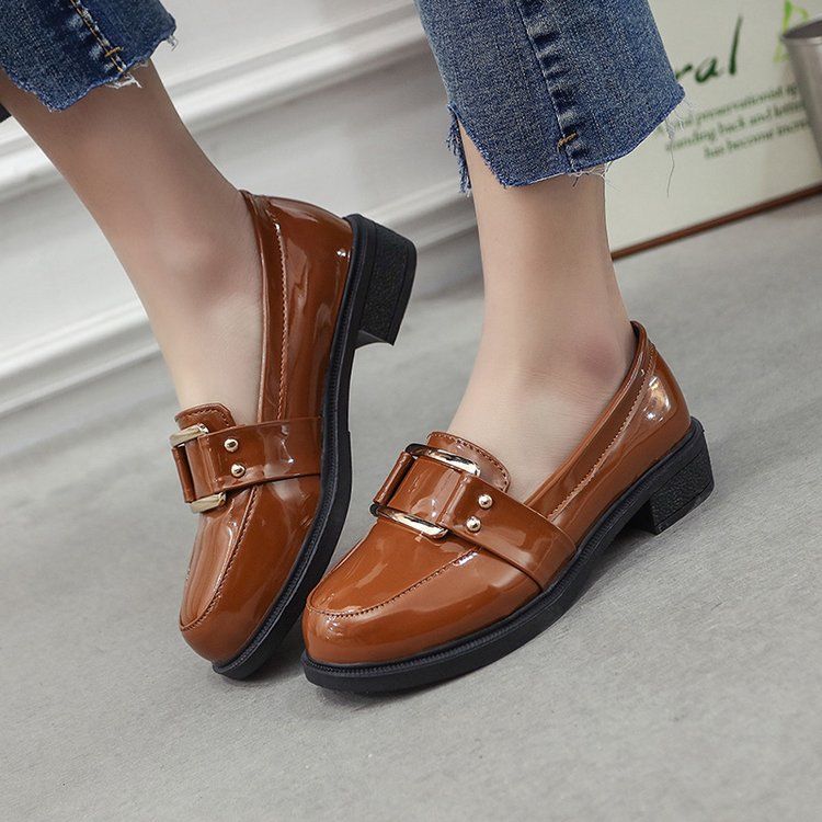 朋友真聪明，出门只穿这种“仙女鞋”，洋气显高又有范