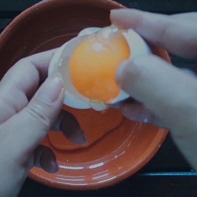  『香草荚』【安卡西厨】香草味大黄草莓核桃碎甜点