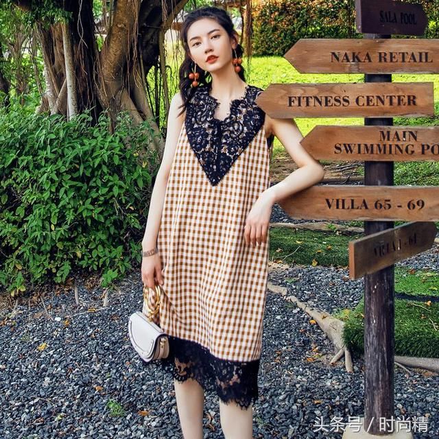 若隐若现的性感诱惑！蕾丝连衣裙只为女人而生