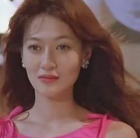 网友：真的假的？ 袁立再爆娱乐圈内幕，吓坏了网友