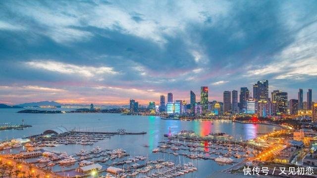 曾经实力相当的两座城市，为什么大连比青岛落后了呢