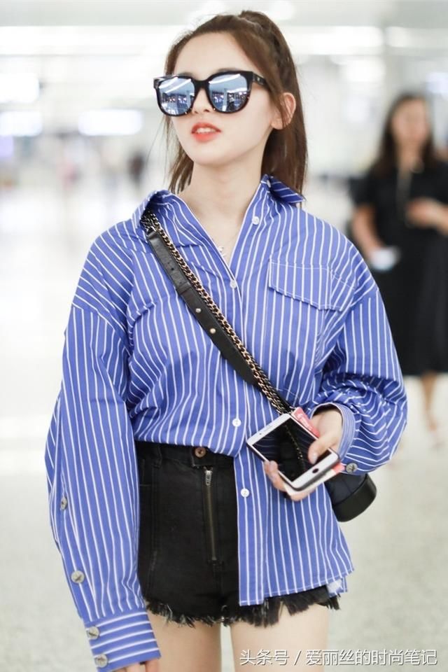 杨超越快把裤子拉链撑开，难怪衬衫只塞一半，网友：肚子难受不？