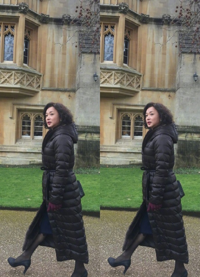 金星裹头巾现身,长款上衣配阔腿裤潮翻了,网友