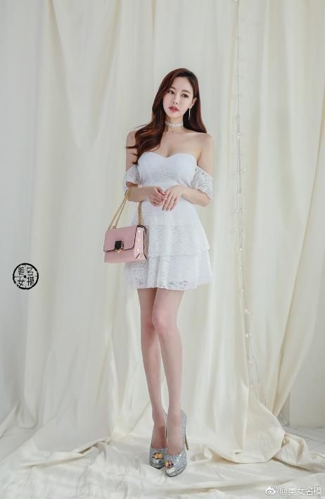 大胸自信的女孩怎么穿？抹胸、蕾丝是首选！