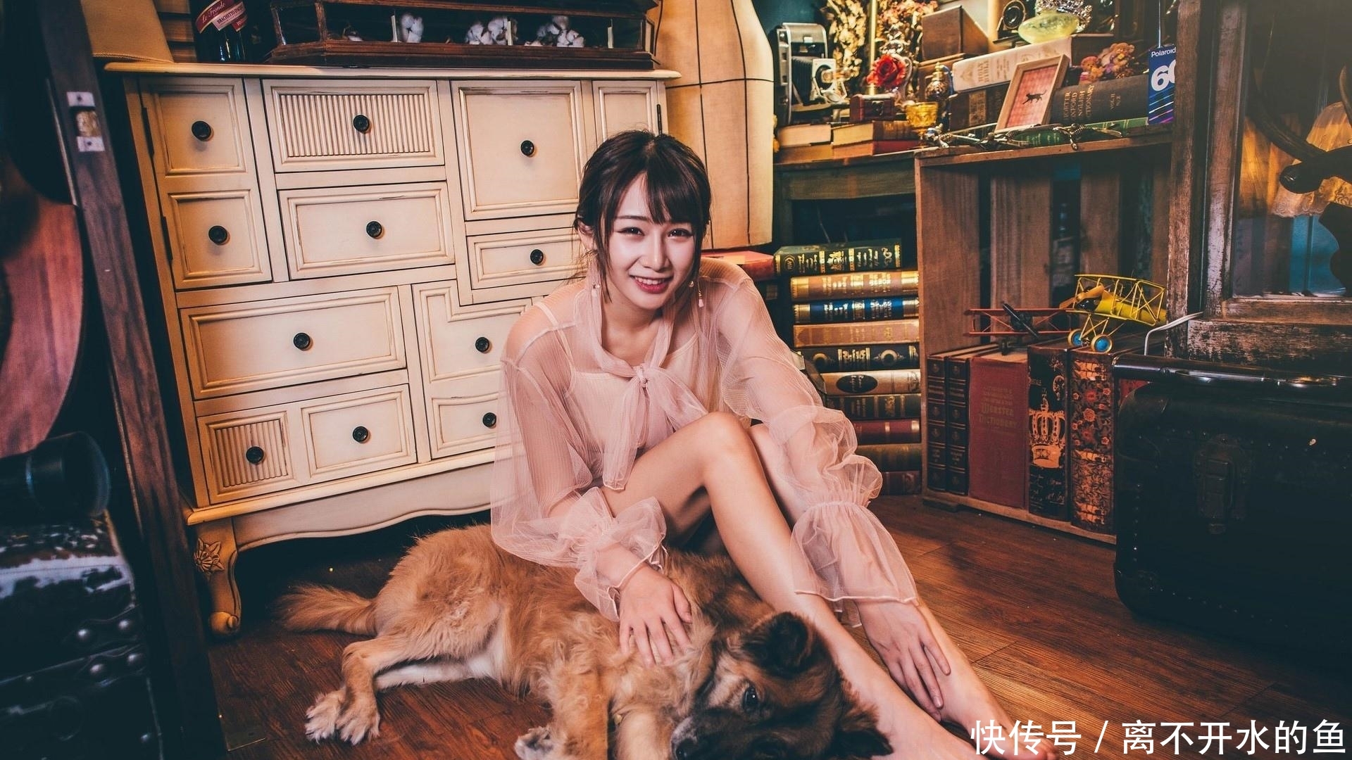 『 图片集』仔细看来，还真是很性感啊，大长腿美女校花图片集