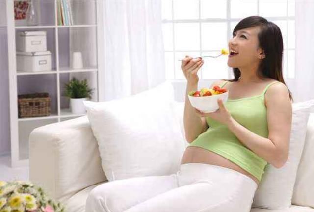 「孕期出现孕」产妇孕吐越严重，孩子越聪明？听医生怎么说，这6种方式可缓解
