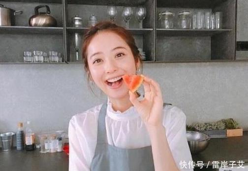 『女生』对女生来说,长期素颜和长期化妆有啥差别?看完别不信