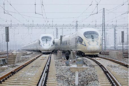 颜值更高了，快来看看北京雪中的“和谐号”“复兴号 ”~