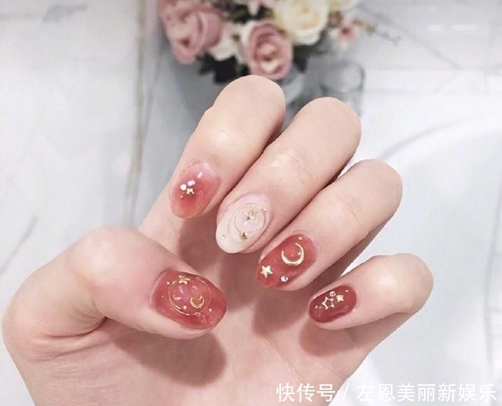  『感觉』2020早春仙女美甲攻略，涂鸦美甲可爱，草莓美甲温柔有治愈力