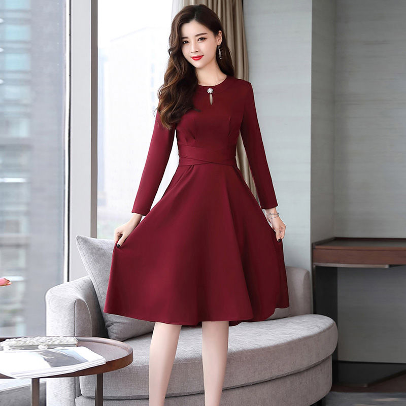 女人再漂亮，别只穿打底裤!试试新出的气质裙，让你时髦先人一步