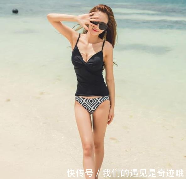 纤细苗条的泳衣美女，气质显得动人，身段体现得更为性感又有魅力