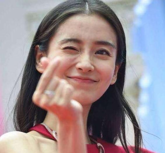  「眼角」馨香林：皮肤松弛眼角有细纹，教你1个方法，紧致皮肤皱纹减少