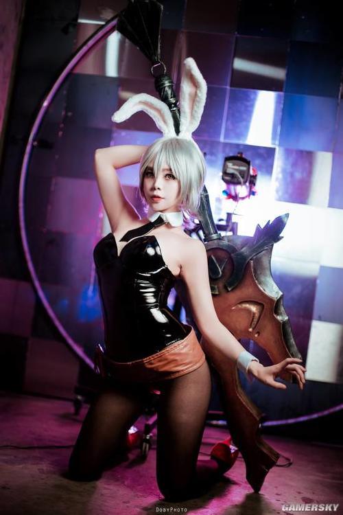 韩国美少女COS兔女郎瑞文 火辣黑丝豪乳让人喷血