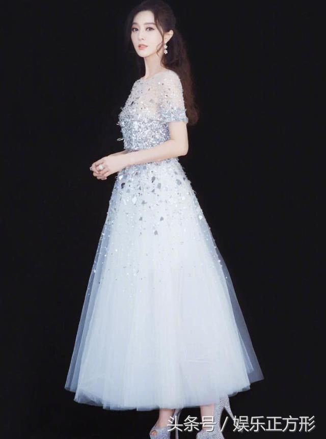 范冰冰为了美也是拼，她把粉色“标签”藏起来，被发现秒变少女？