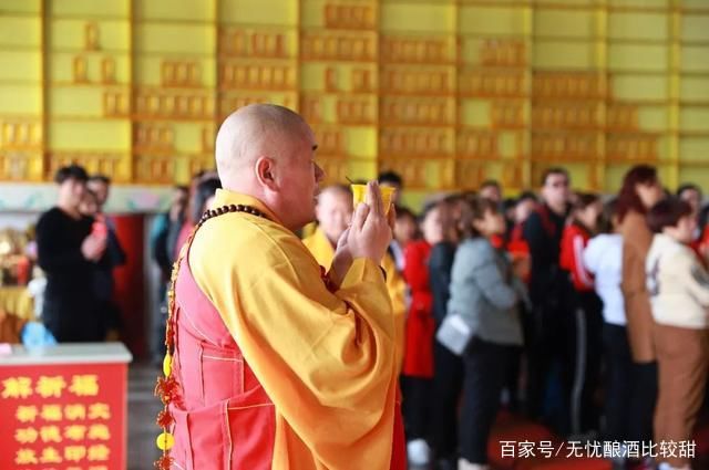走进一座山，不小心发现山中藏着这样一座神仙寺庙!