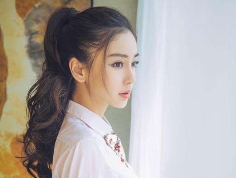 当女星扎起了马尾，董璇清新，杨颖甜美，图5让人“惊艳”!