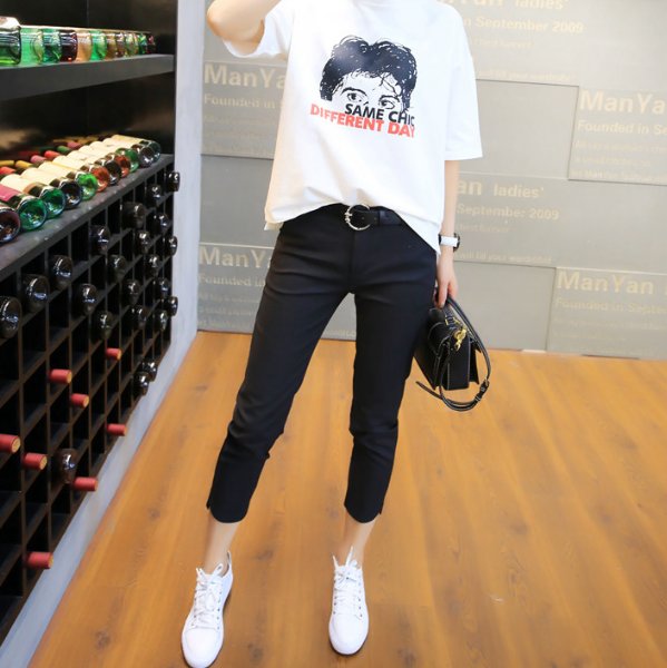 今年流行的打底裤，显瘦又百搭，青春活力显著