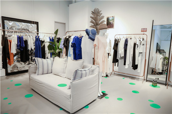 broadcastYLE播南京德基盛大开业