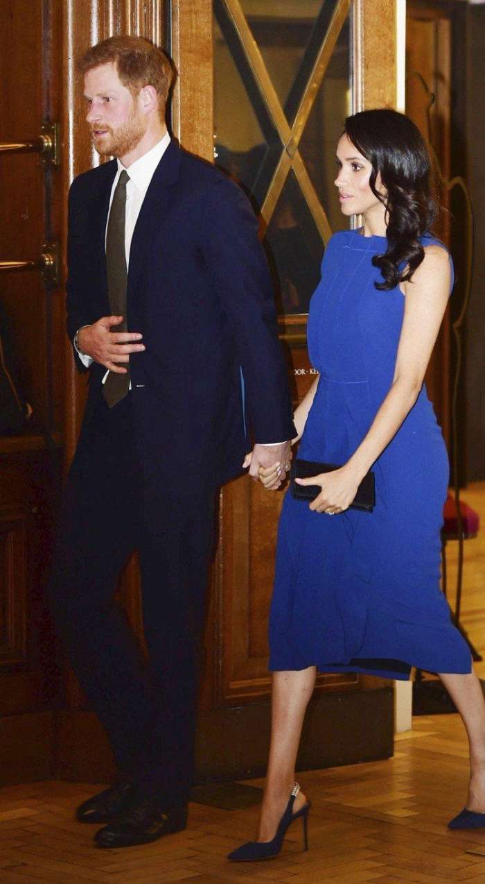 梅根王妃两度获选时尚偶像奖，和哈里王子的情侣装太登对啦！